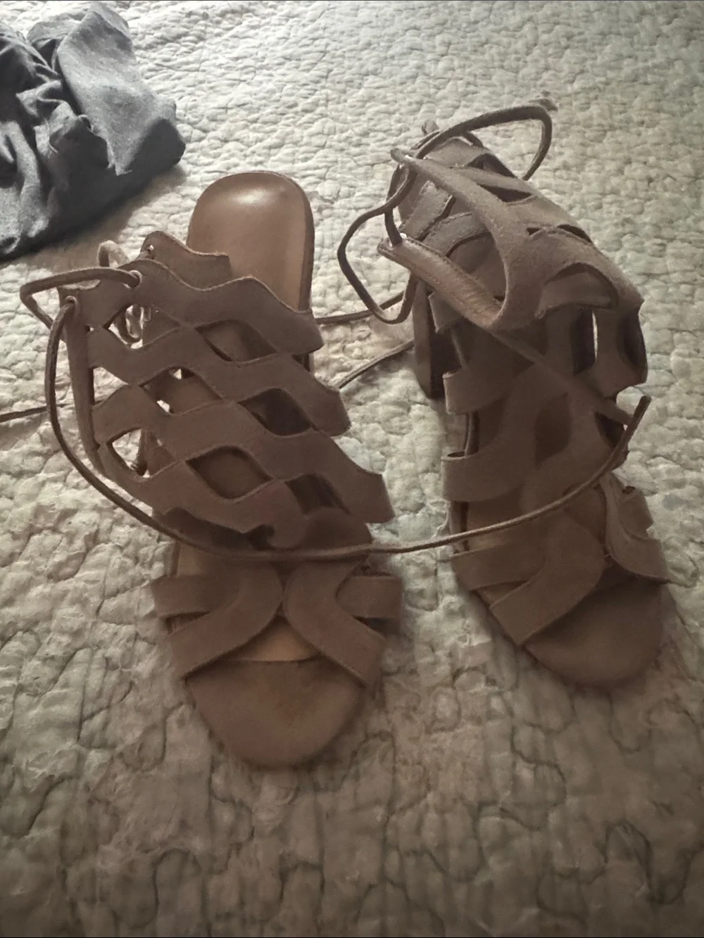 Wavy ankle-tie Heeled Sandals in Tan